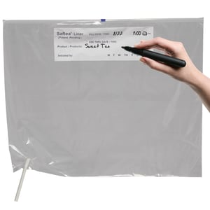 Saftea-Liner_ziplock_w_hand_CU-1